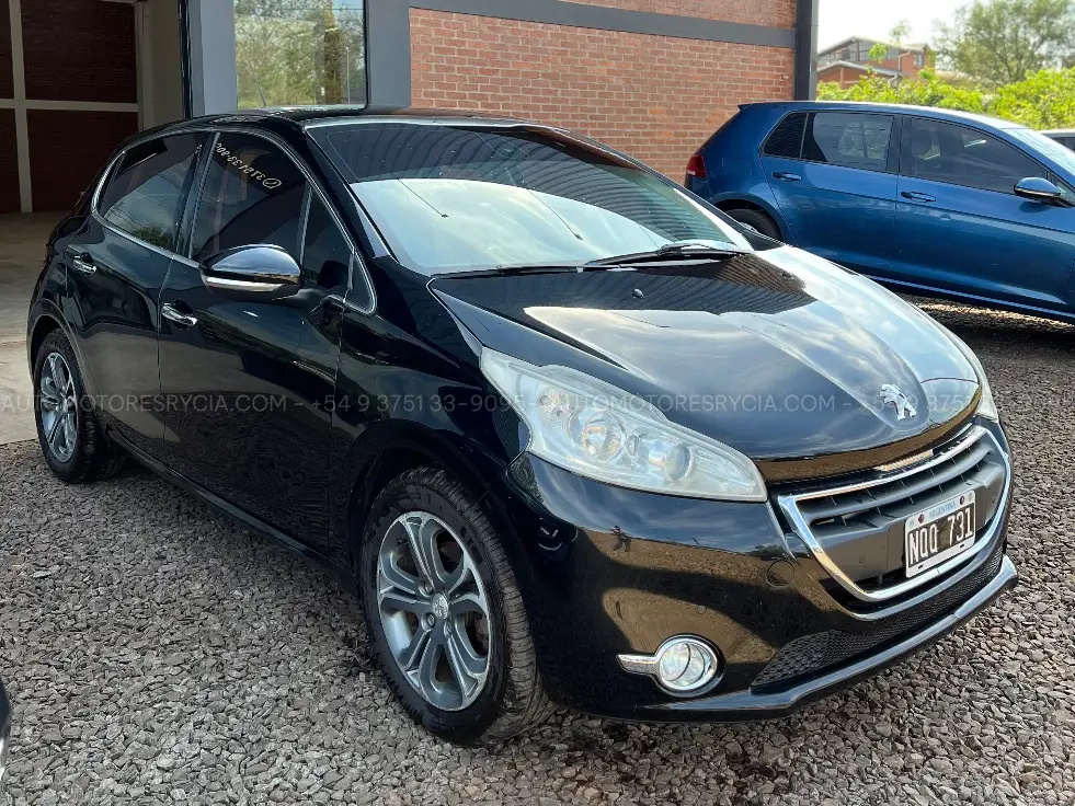 Peugeot 208 Feline Pack Cuir – foto 2 de 13