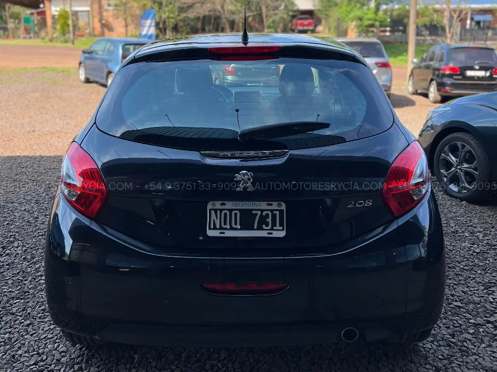 Peugeot 208 Feline Pack Cuir – foto 5 de 13