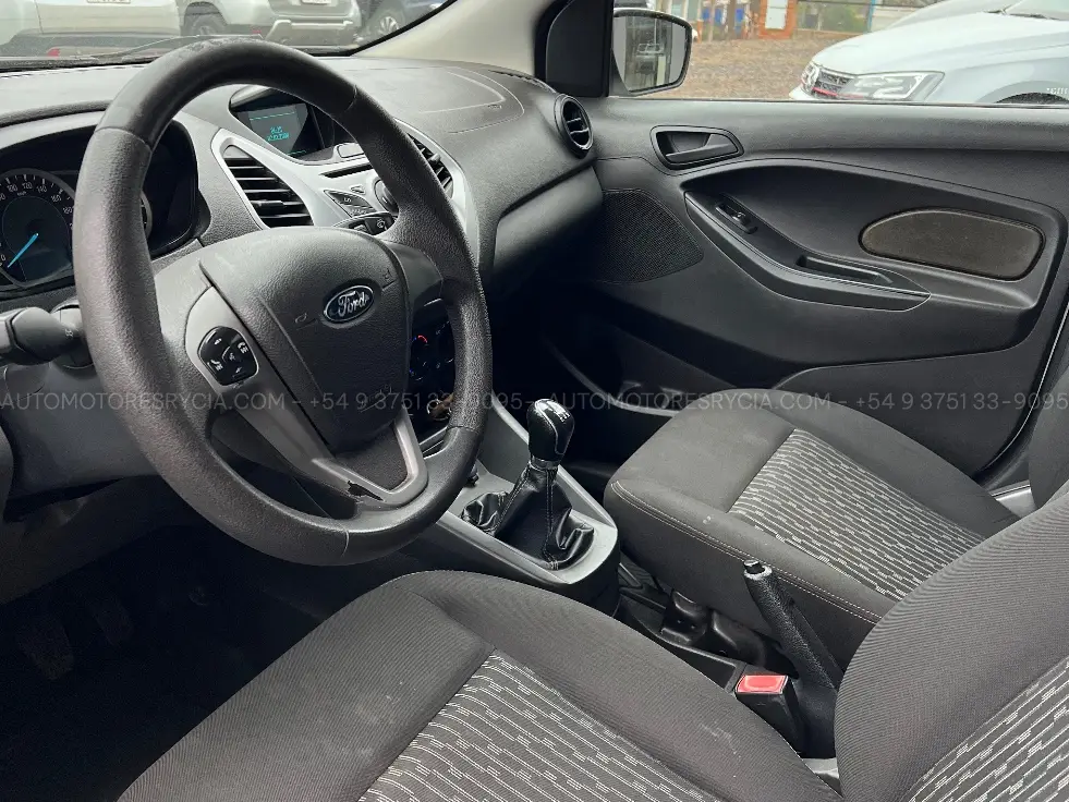 Ford KA SE – foto 5 de 11