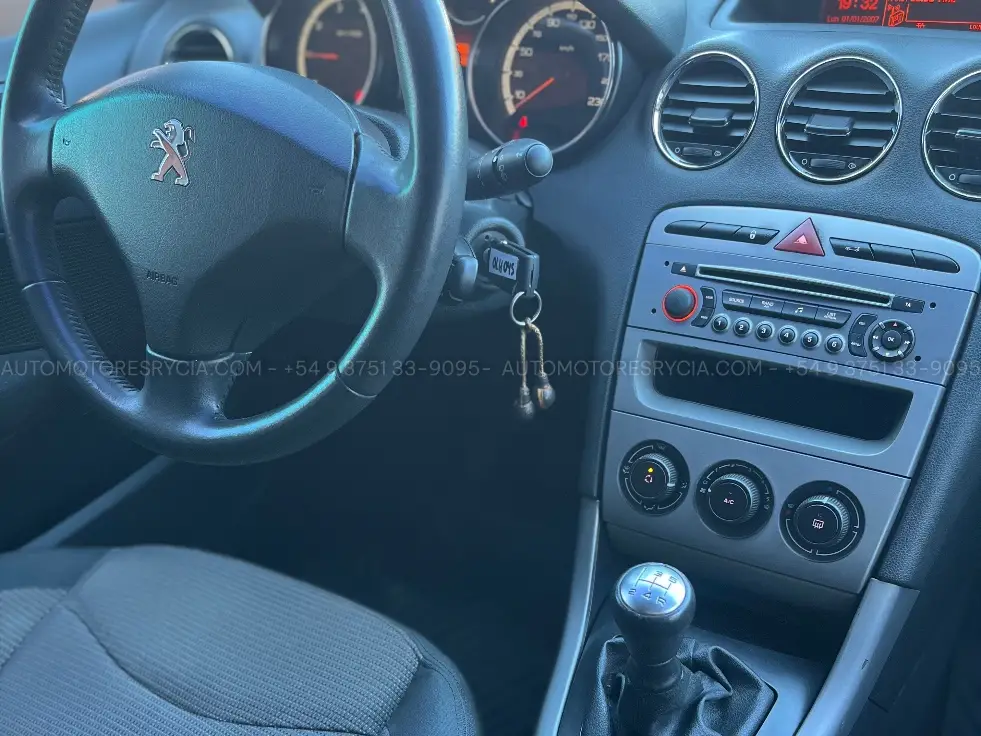 Peugeot 308 Active – foto 9 de 10