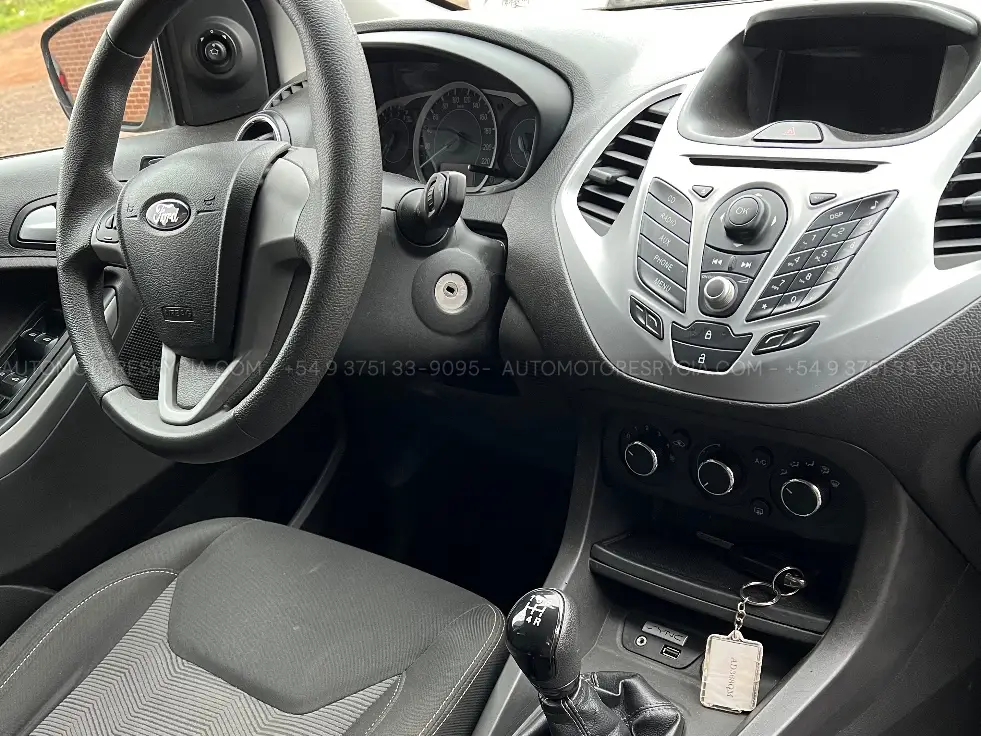 Ford KA SEL – foto 9 de 11