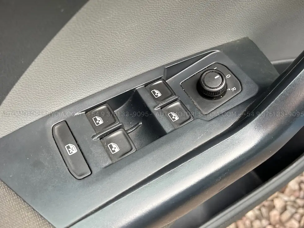 Volkswagen T-Cross – foto 6 de 10