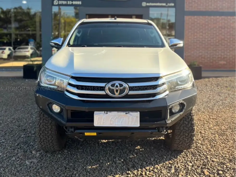 Toyota Hilux SRX
