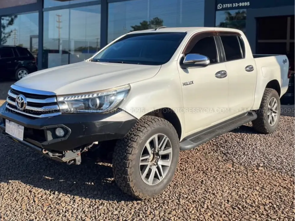 Toyota Hilux SRX – foto 2 de 7