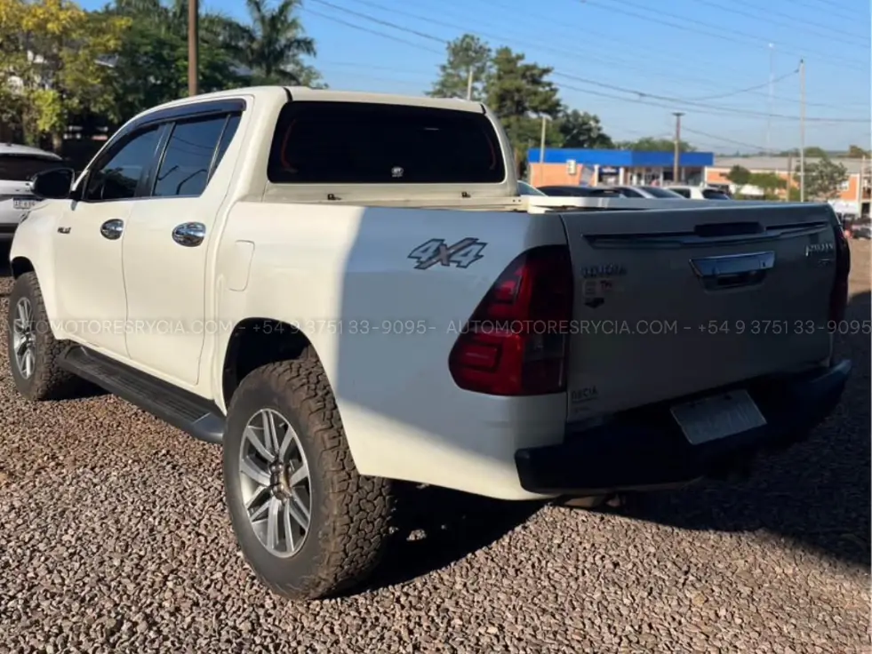 Toyota Hilux SRX – foto 3 de 7