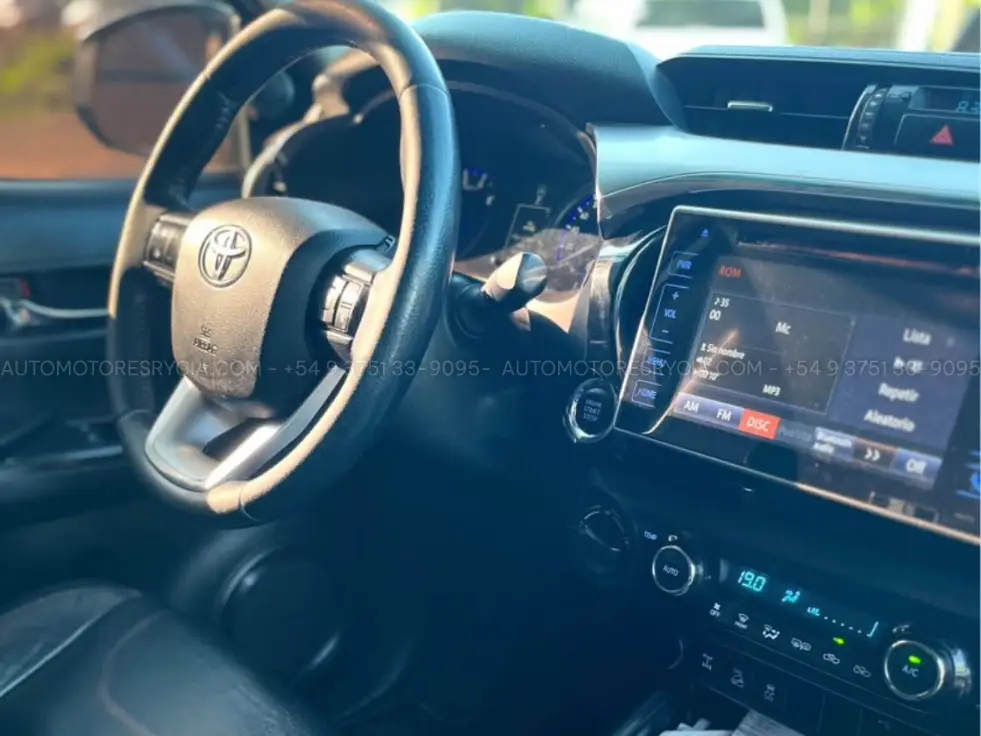 Toyota Hilux SRX – foto 7 de 7